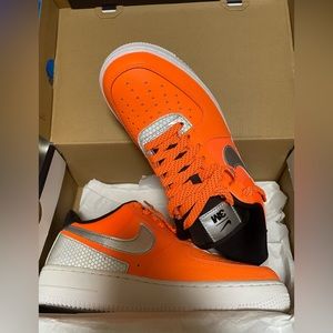 (BRAND NEW) AIR FORCE 1 '07 LV8 3M size 7.5M
